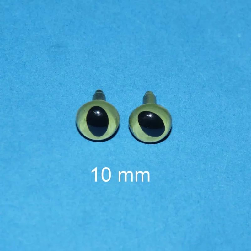 Katzenaugen grün mit ovaler Pupille